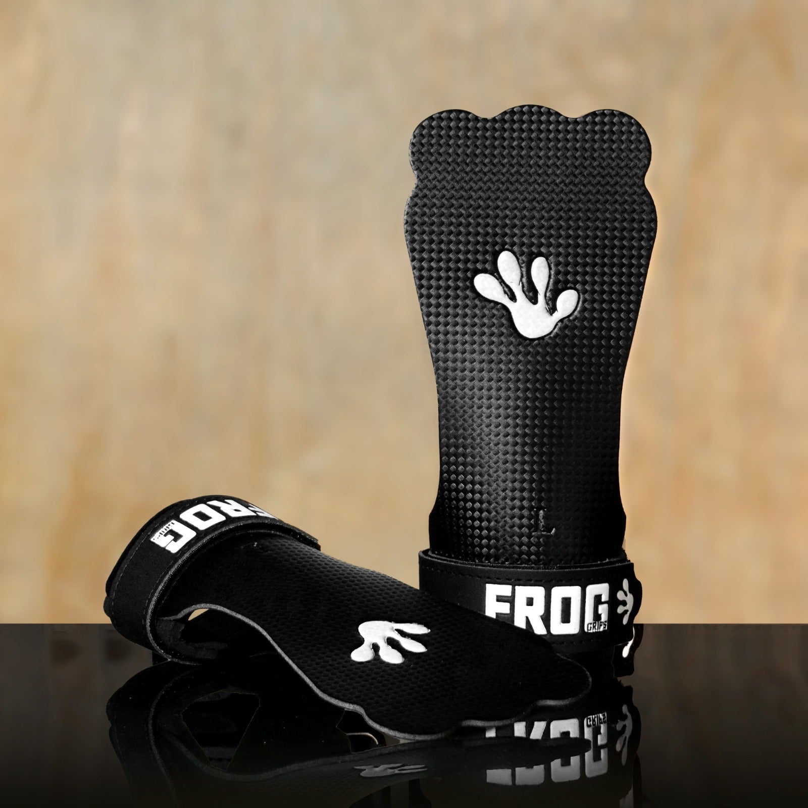Frog Grips Base Carbon Chalk-Ready Gymnastic Grips – HD – Frog