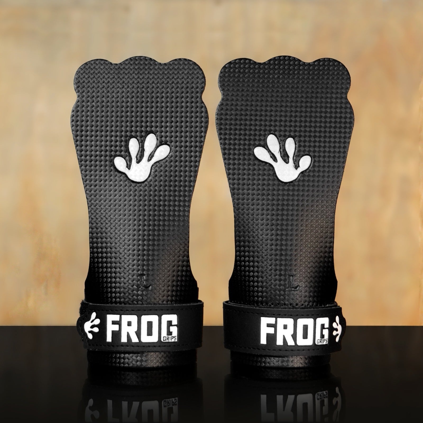 Frog Grips Base Carbon Chalk-Ready Gymnastic Grips – HD – Frog