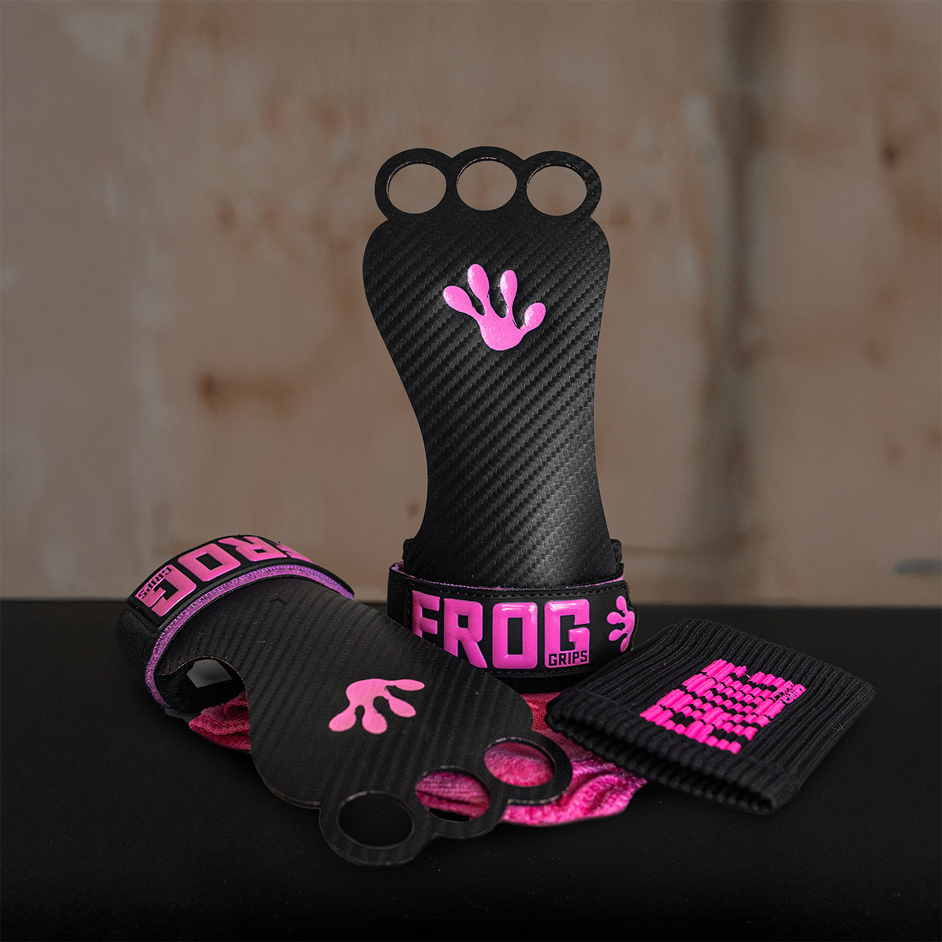 Frog Grips Elite Fingerhole Chalkless Gymnastic Grips – Frog Grips