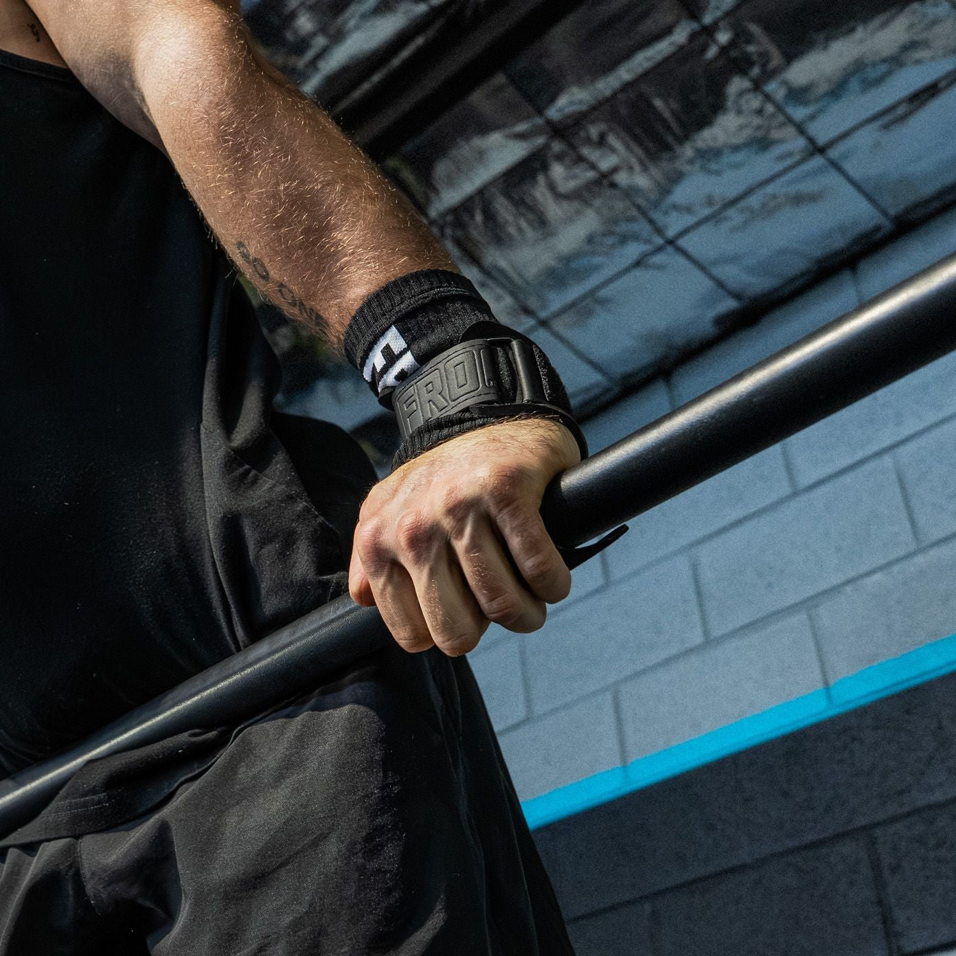Elite Hybrid Grips – Chalk Resistant for Functional Fitness – Frog